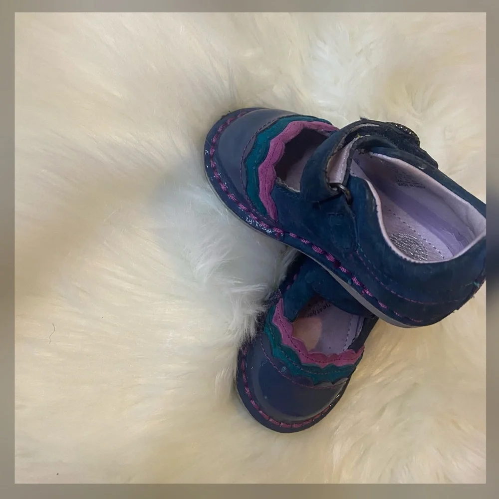 Striderite Scallop Design Shoes Mary Jane